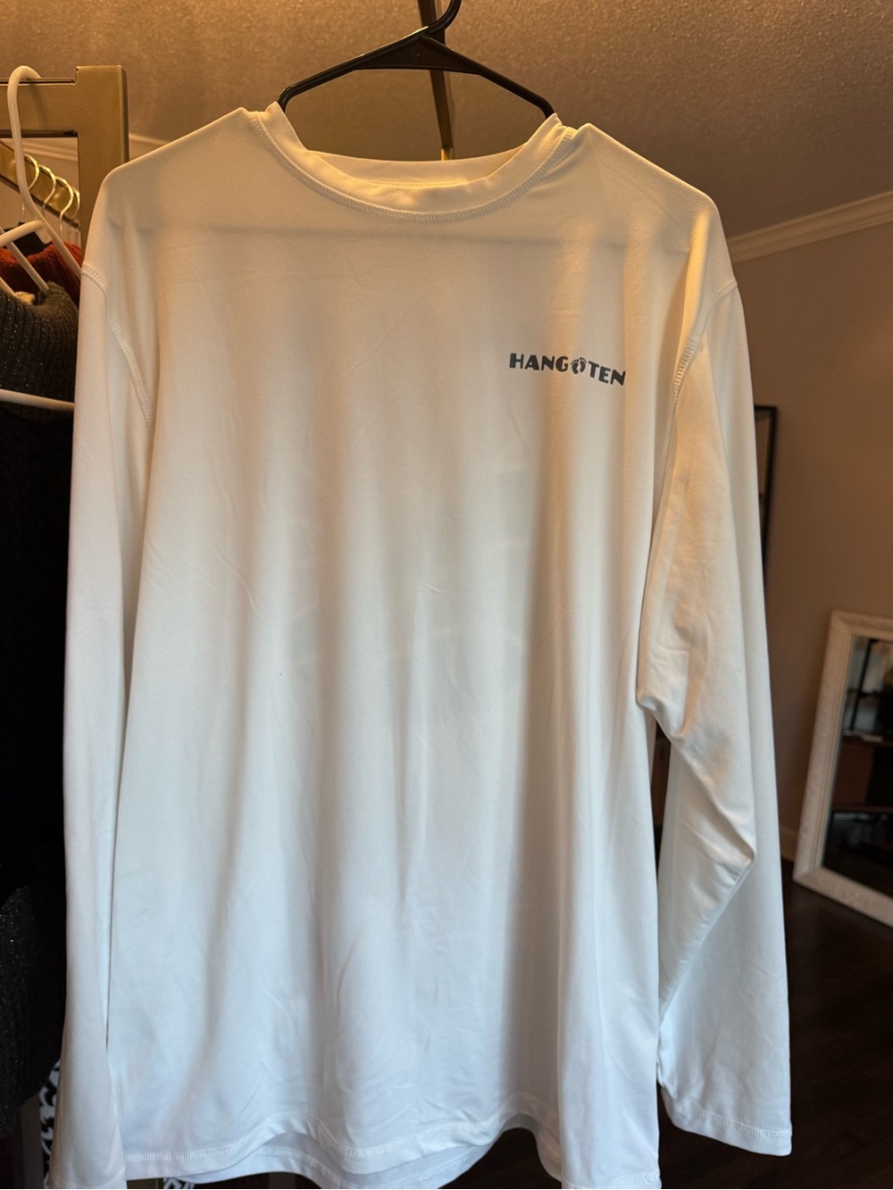 Men’s large Hang Ten Long-Sleeve Crewneck Shirt in White